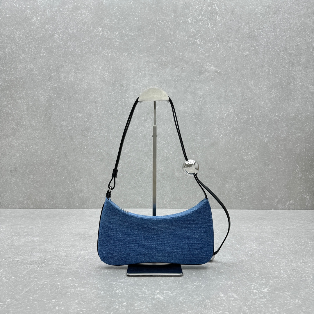 Jacquemus Satchel Bags